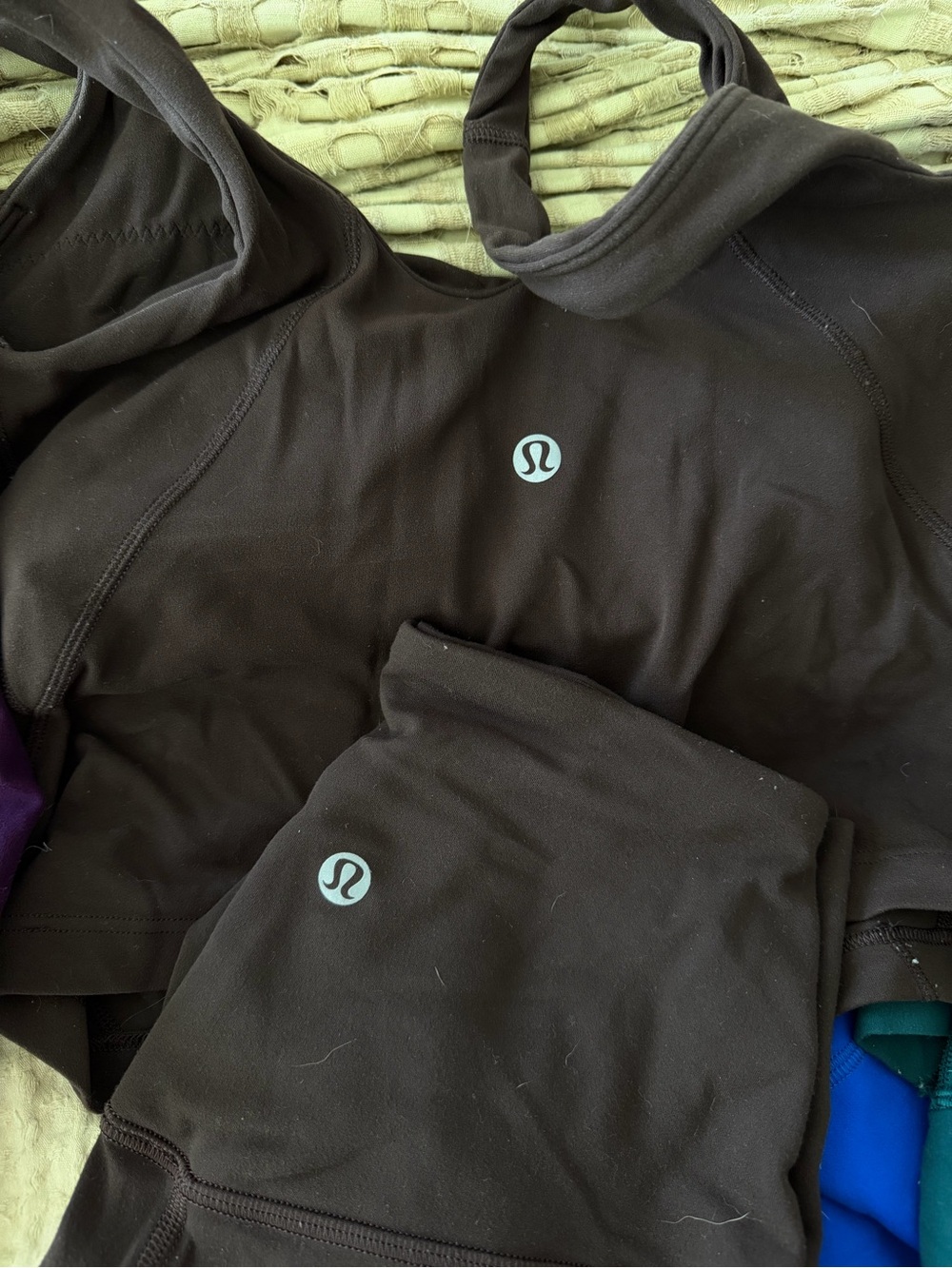 Lululemon Active wear sets. Size 4 - Picture 5 of 8